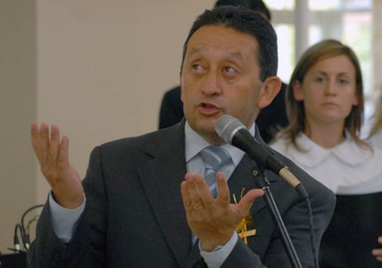 El gobernador inauguró un colegio en Lavalle. Foto: Marcelo Ruiz /MDZ