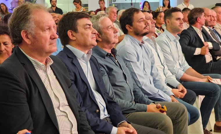 Omar De Marchi junto al exgobernador de Mendoza Julio Cobos. Foto: Twitter (@Omardemarchi)