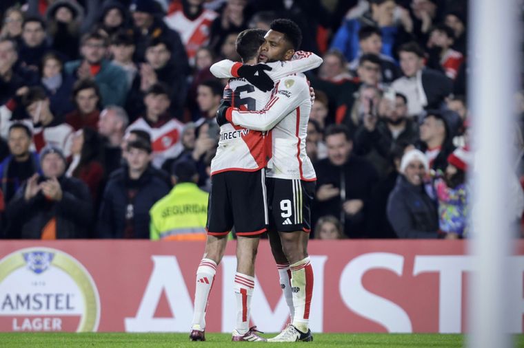 Borja celebra el primer gol. Foto: FotoBaires