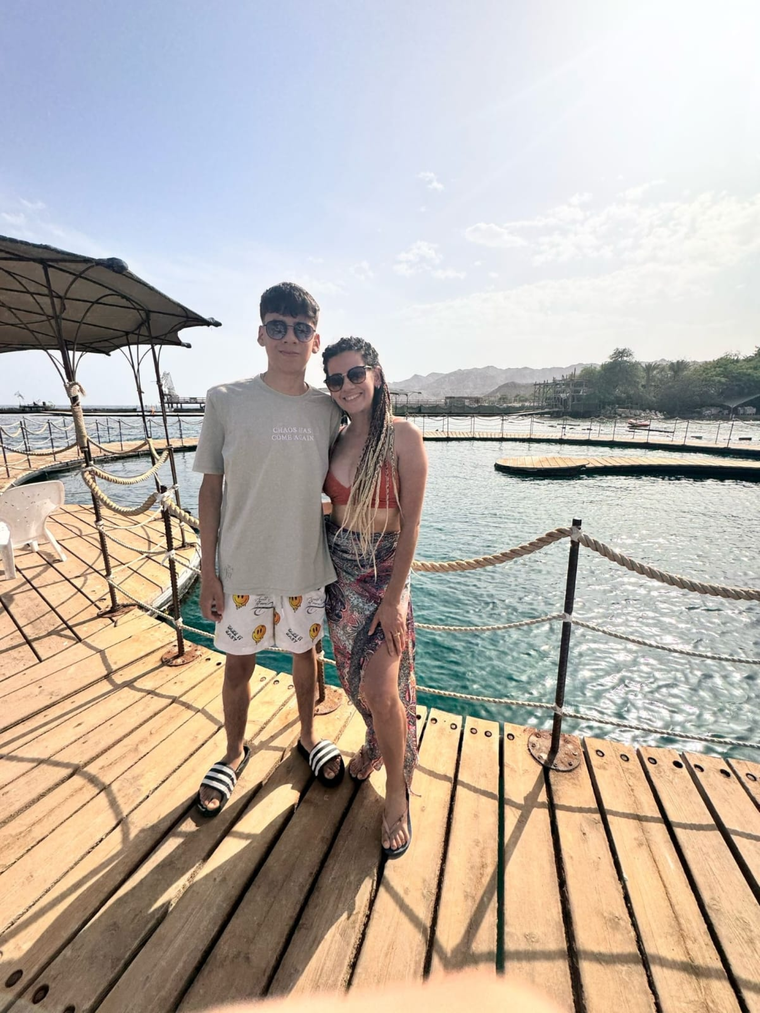 Johana junto a su hijo Johana junto a su hijo