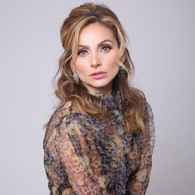 Elizabeth Álvarez explica por qué Jorge Salinas no mira sus escenas Foto: Elizabeth Álvarez / Instagram