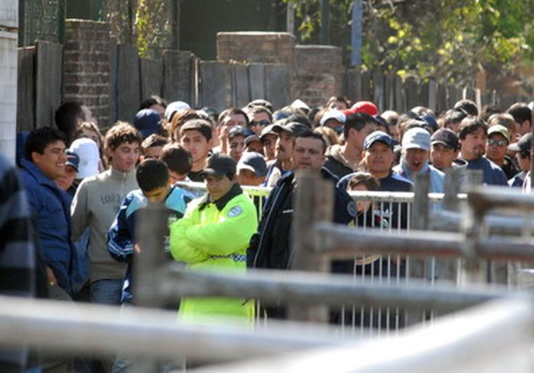 La gente para entrar al Monumental. Foto: Télam