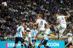 Morales y un cabezazo perfecto para uno de los goles de Gimnasia, que venció a Racing Foto: Télam Morales y un cabezazo perfecto para uno de los goles de Gimnasia, que venció a Racing Foto: Télam