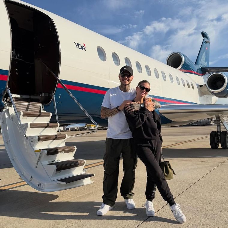 El conjunto negro de Nike fue el centro del debate en redes. El conjunto negro de Nike fue el centro del debate en redes.