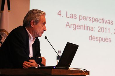 MDZol | Juan José Llach disertó en San Rafael Foto: Maggie Ojcius/ Mediamza.com