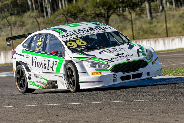 En el aire. Nico Palau tuvo su estreno triunfal en Concordia. Foto: TC2000 Series