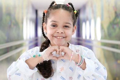 MDZol | Yasmin Garcia, de 7 años, se sometió a una cirugía mínimamente invasiva que resolvió un problema grave que tenía detrás de su ojo derecho. Foto: HOSPITAL PEQUENO PRÍNCIPE