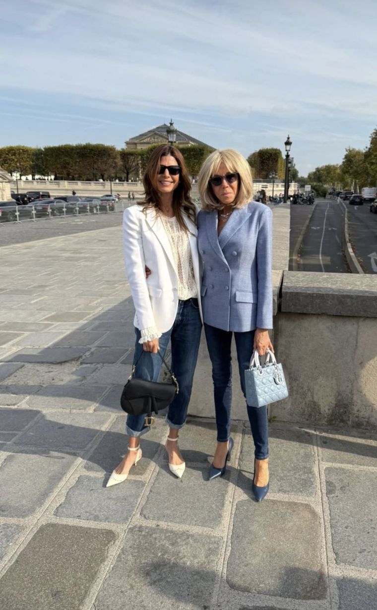 Ambas eligieron blazers y pantalones. Ambas eligieron blazers y pantalones.