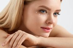 A partir de los 30 años comienzan a aparecer las primeras líneas de expresión. Foto: LOreal Paris