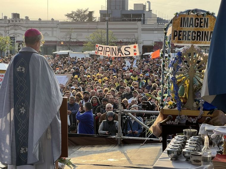 La misa central tuvo el lema Madre, bajo tu mirada buscamos la unidad Foto: X / Arzobispado de Buenos Aires