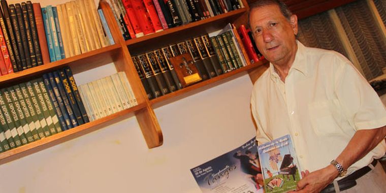 Edgardo con Historias de la Gente contadas en 2x4 Foto: Maggie Ojcius/ Mediamza.com