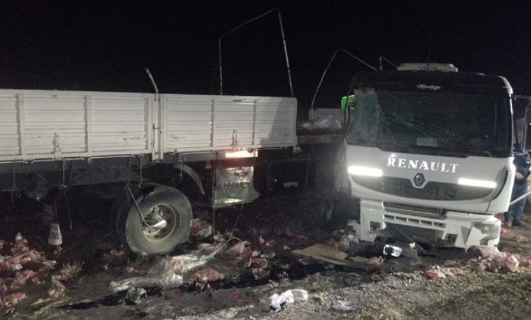 Dos camiones colisionaron en la noche del martes en San Martín Foto: Diario abc