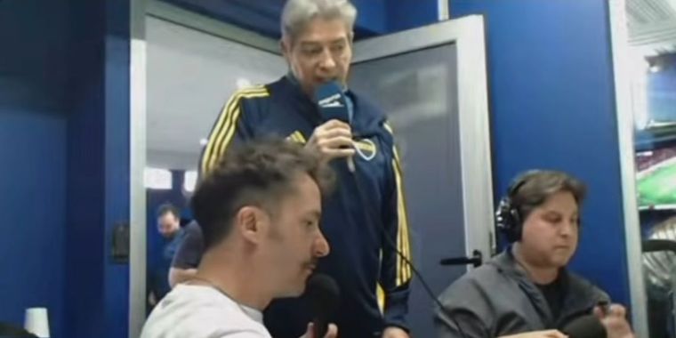 Horacio Rosatti, presidente de la Corte Suprema, empilchado de Boca en la Bombonera.