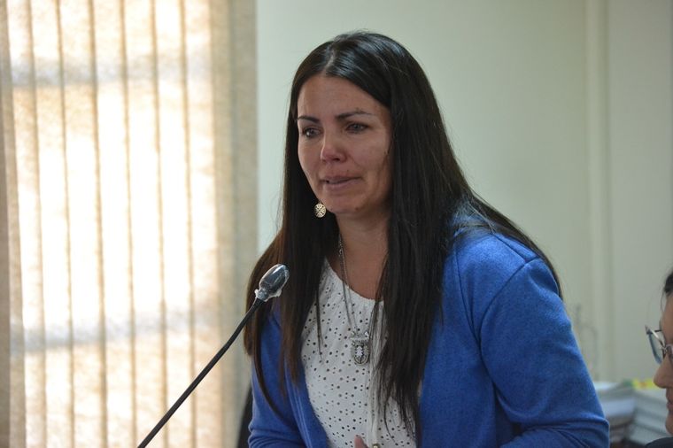 Lucía Carrasco declarando en el juicio que condenó a su esposo por el femicidio de Nélida Carrasco. Foto: Prensa Poder Judicial
