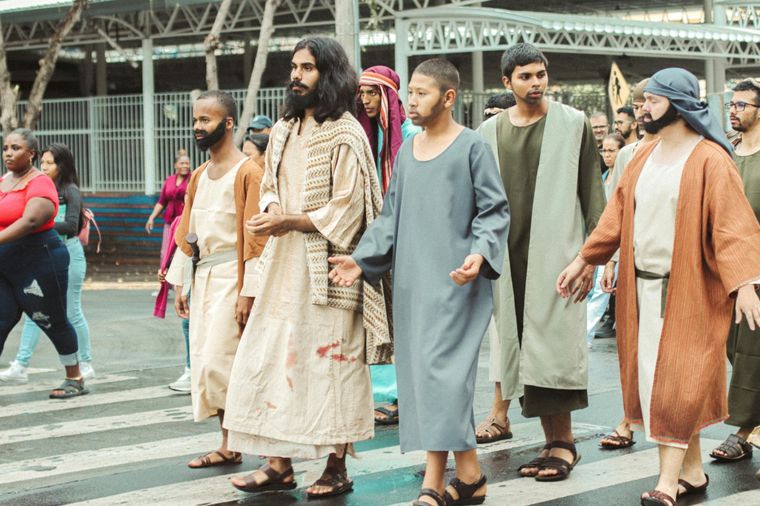 Ya de la lectura del apocalipsis surge aquella frase de Jesús que habla de vomitar a los tibios. Ya de la lectura del apocalipsis surge aquella frase de Jesús que habla de vomitar a los tibios.