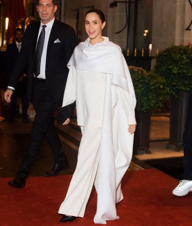 Meghan Markle para Balenciaga. Meghan Markle para Balenciaga.