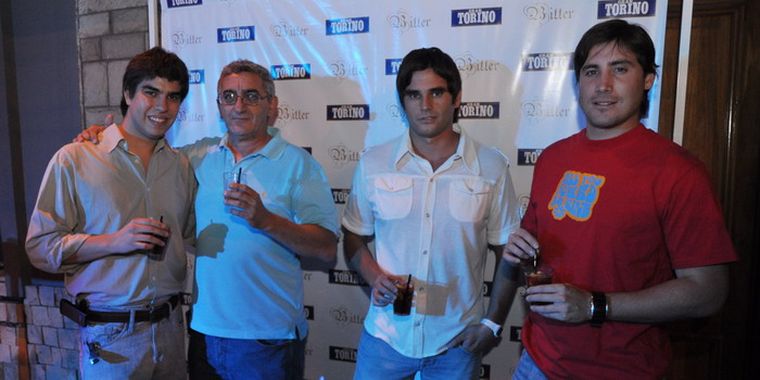 Martín Montenegro -uno de los emprendedores- junto a Luis Alsina -responsable Comercial-, Santiago Suárez y Julián Saá. Foto: Alf Ponce / MDZ