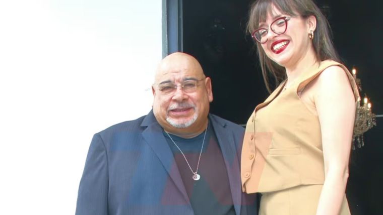 El actor y Candelaria Saldaño Vicente, la joven cordobesa que lo acompañó en sus días más difíciles tras el accidente. El actor y Candelaria Saldaño Vicente, la joven cordobesa que lo acompañó en sus días más difíciles tras el accidente.