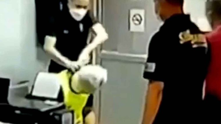 Captura de pantalla de la fatal tortura. Foto: Captura de pantalla