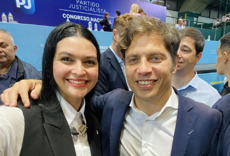 Flor Destéfanis junto al gobernador de Buenos Aires, Axel Kicillof Foto: Twitter Flor Destéfanis.