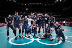 Argentina luego de la histórica medalla de bronce en Tokio 2020. Foto: @Voley_FeVA Argentina luego de la histórica medalla de bronce en Tokio 2020. Foto: @Voley_FeVA