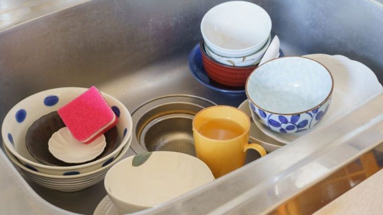 Conoce el significado de no lavar los cubiertos antes de ir a dormir Foto: Shutterstock