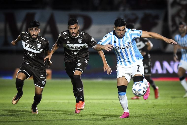 La decisión de Maximiliano Salas tras los insultos de los hinchas de Racing. Foto: @RacingClub