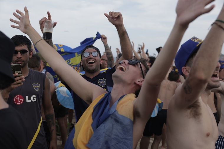 La hinchada de Boca Juniors va camino a Río de Janeiro por el sueño de la séptima Foto: EFE