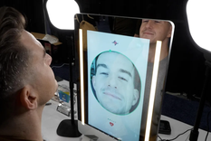 El espejo inteligente que te informa tu estado de salud. Foto: CNET El espejo inteligente que te informa tu estado de salud. Foto: CNET