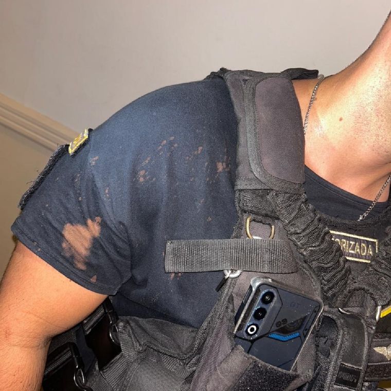 Encapuchados intentaron cortar calles y agredieron a policías.