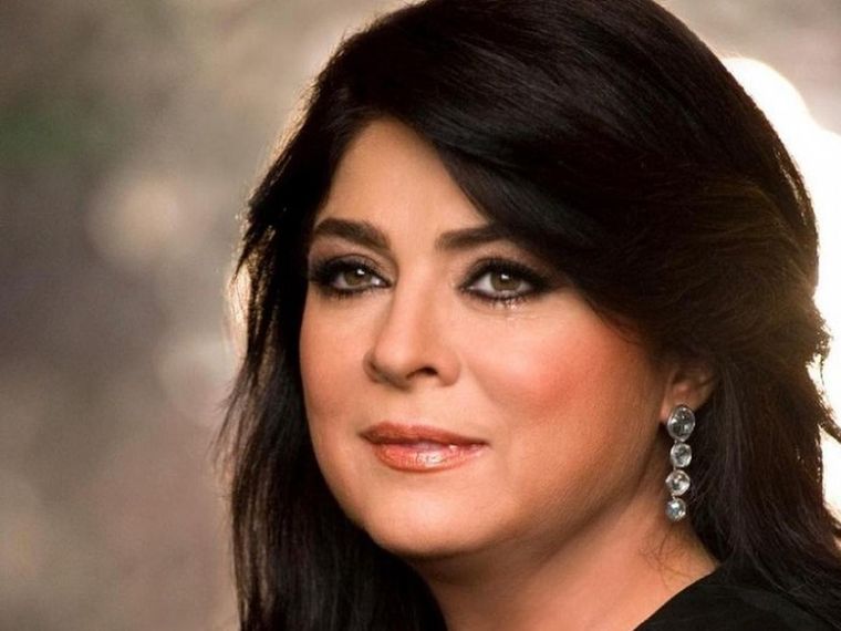 Victoria Ruffo está de luto por el fallecimiento de su madre.