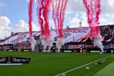 Barracas fue eliminado por Gimnasia y se sumaron a los festejos con un particular cantito. Barracas fue eliminado por Gimnasia y se sumaron a los festejos con un particular cantito.