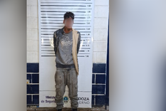 El sospechoso fue detenido a pocos metros de la guardería con los alimentos robados.