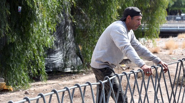 Flavio Quiroga mostró a MDZ cómo es vivir en la calle Foto: ALF PONCE MERCADO / MDZ