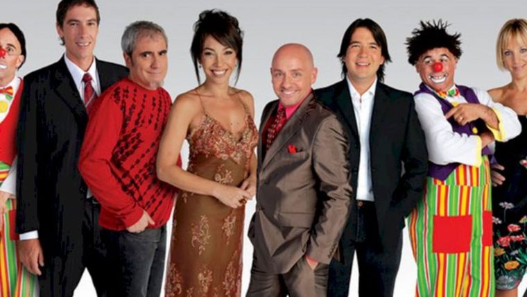 Ernestina Pais y Ronnie Arias conformaron una de las duplas más dinámicas y recordadas de la televisión matutina. Ernestina Pais y Ronnie Arias conformaron una de las duplas más dinámicas y recordadas de la televisión matutina.
