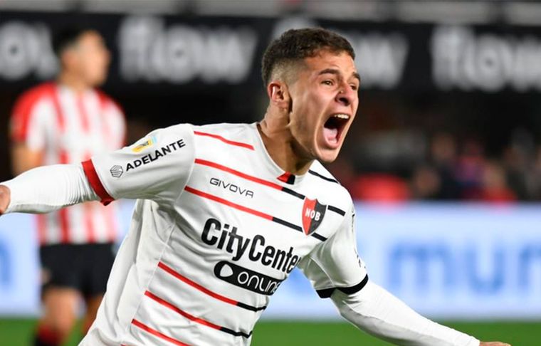 Ramiro Sordo Newells le gana a Estudiantes en La Plata. Foto: Newells