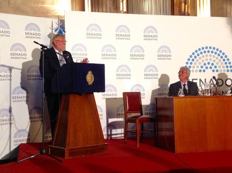 Julio Christian Abdelnabe Rasmussen (izquierda) sufrió un violento asalto.