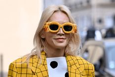 Festejamos el Día del Amarillo con tres looks que llevan la impronta de este color Foto: Funky Forty