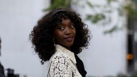 Sigue estas tres claves de estilo y conseguirás looks inspirados en Bridgerton Foto: Fashionista