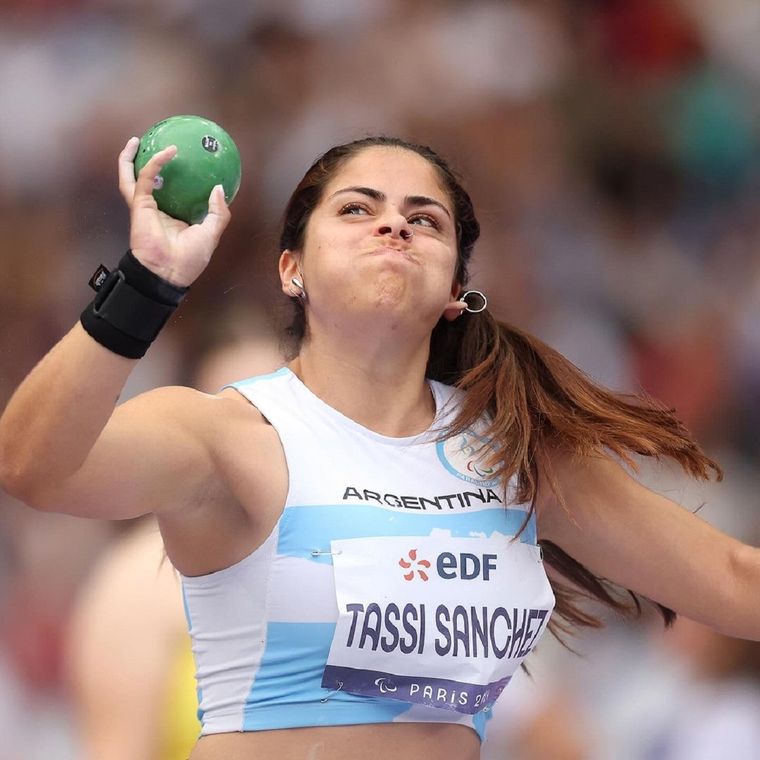 Tassi logró diploma. Foto: Enard