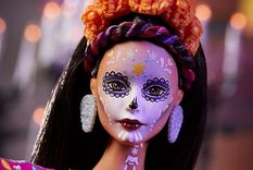 Barbie celebra el Día de los Muertos 2021.