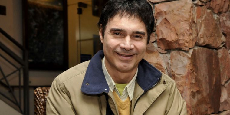 Claudio María Domínguez, en el hall de un hotel céntrico. Foto: Mediamza.com