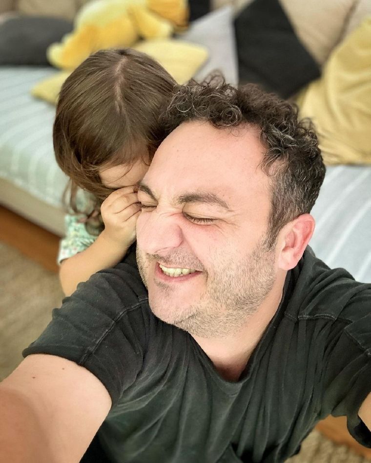 Diego Topa junto a su hija Mitaí Foto: Instagram