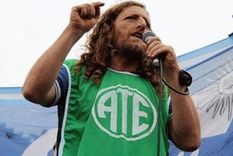 escrachan a sindicalista tras el cierre de las paritarias de los estatales bonaerenses: lo acusan de entregar a los trabajadores escrachan a sindicalista tras el cierre de las paritarias de los estatales bonaerenses: lo acusan de entregar a los trabajadores