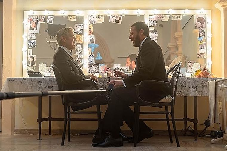 George Clooney y Adam Sandler en Jay Kelly, la película de Netflix que llega antes a los cines. George Clooney y Adam Sandler en Jay Kelly, la película de Netflix que llega antes a los cines.