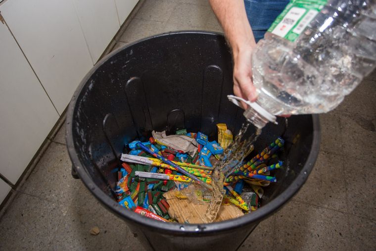 Parte del material secuestrado destruido por la División Explosivos. Foto: Ciudad de Mendoza