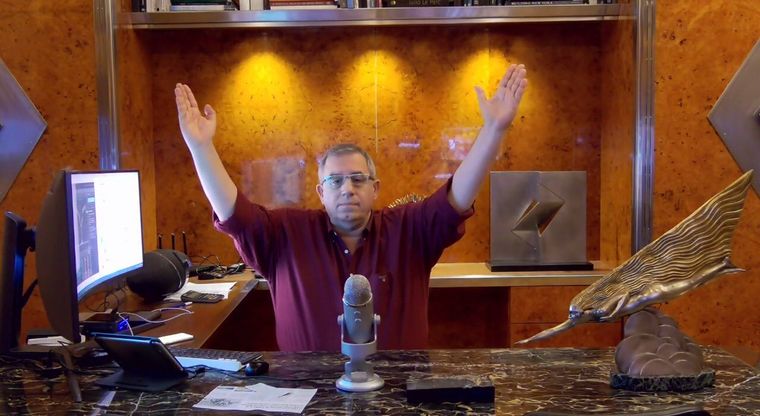 Foto: Twitter @carlosmaslaton