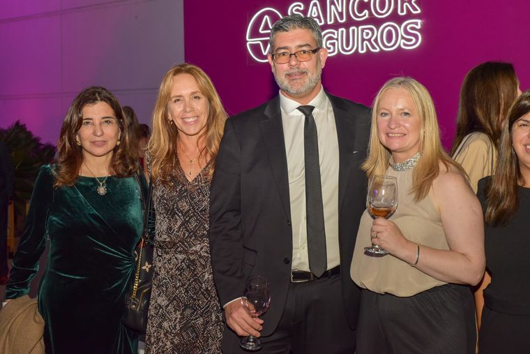 La vicegobernadora Hebe Casado junto a Miguel Urmeneta, Gabriela Ferrucci y Patricia Durán. La vicegobernadora Hebe Casado junto a Miguel Urmeneta, Gabriela Ferrucci y Patricia Durán.