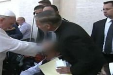 revelan un exorcismo realizado por el papa francisco