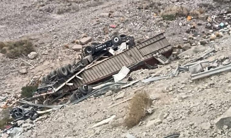 El camión transportaba paneles solares